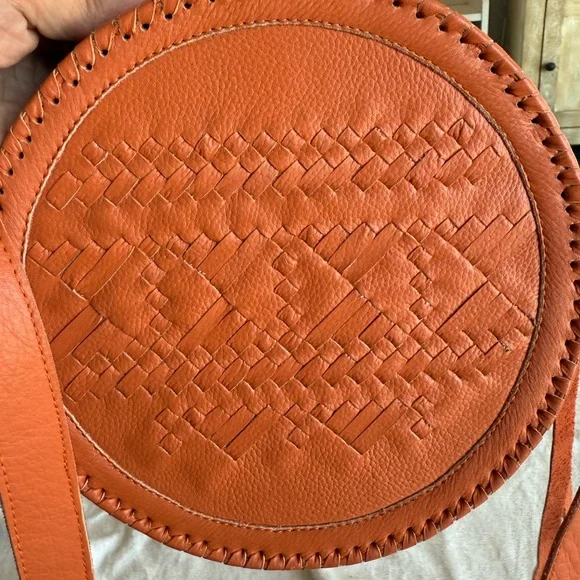 CLEOBELLA OBRAND CLEATHER CANTEEN STYLE SHOULDER BAG WITH WOVEN DETAILS - Picture 9 of 11